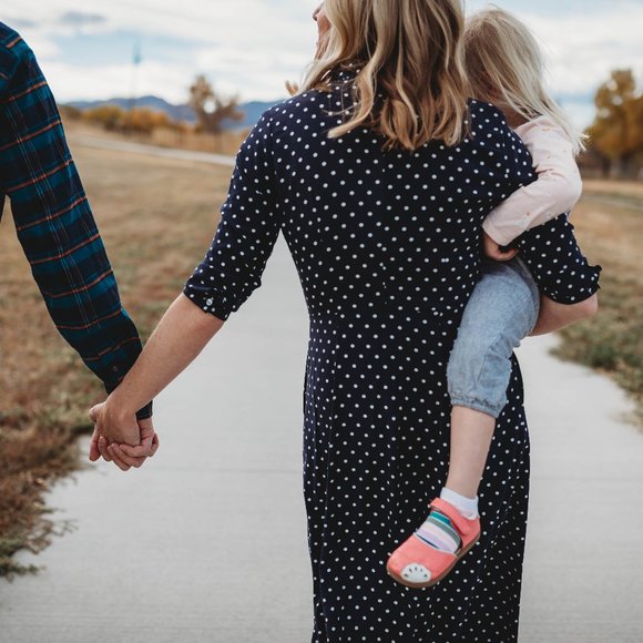 Meet your Posher, Lauren - Picture 3 of 3